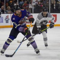 Knoxville Ice Bears' Brendan Dowler versus Fayetteville Marksmen's Mason Emoff